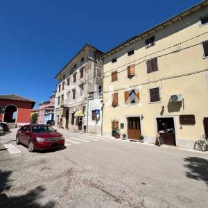 Istra, Oprtalj, povijesna jezgra, 124 m², balkon s pogledom