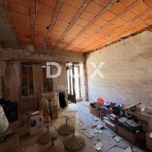 Istra, Oprtalj, povijesna jezgra, 124 m², balkon s pogledom