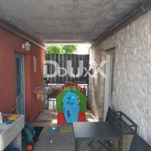 Istra, Peruški, kamena kuća, 150 m2, bazen