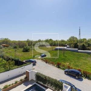 Istra Poreč, kuća s bazenom i 4 spavaće 6 kilometara do mora