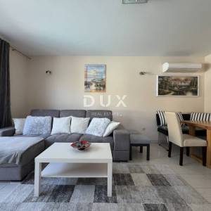 Istra, Poreč, samostojeća kuća, 180 m2, dva stana, bazen