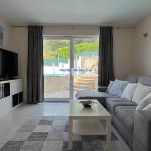 Istra, Poreč, samostojeća kuća, 180 m2, dva stana, bazen