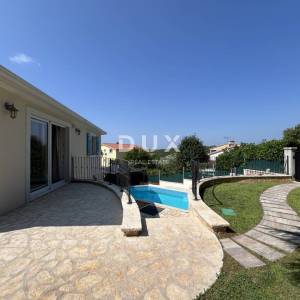 Istra, Poreč, samostojeća kuća, 180 m2, dva stana, bazen