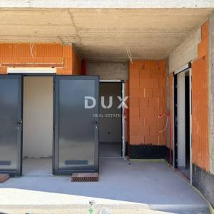Istra, Pula, 1- sobni stan s vrtom , novogradnja, parking , spremište 