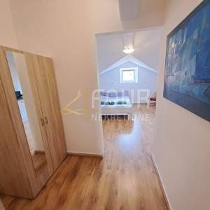 Istra, Pula, Centar, stan 72,50m2 - 3 studio apartmana