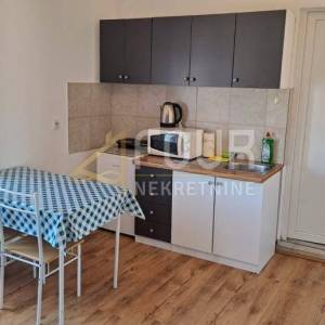 Istra, Pula, Centar, stan 72,50m2 - 3 studio apartmana