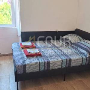 Istra, Pula, Centar, stan 90.30m2 - 4 studio apartmana
