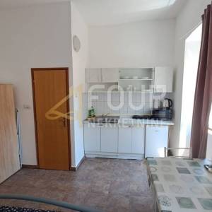 Istra, Pula, Centar, stan 90.30m2 - 4 studio apartmana