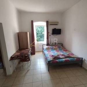 Istra, Pula, Centar, stan 90.30m2 - 4 studio apartmana