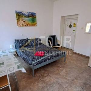 Istra, Pula, Centar, stan 90.30m2 - 4 studio apartmana