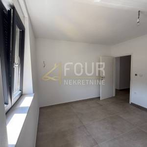 Istra, Pula, novogradnja, 2s+db, terasa