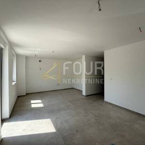Istra, Pula, novogradnja, 2s+db, terasa