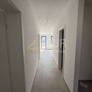 Istra, Pula, novogradnja, 2s+db, terasa