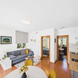 Istra, Rovinj, apartmanska kuća, 120m2, 50m od mora