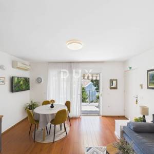 Istra, Rovinj, apartmanska kuća, 120m2, 50m od mora