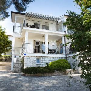 Istra, Rovinj, apartmanska kuća, 120m2, 50m od mora