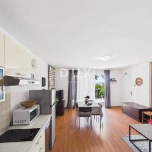 Istra, Rovinj, apartmanska kuća, 120m2, 50m od mora