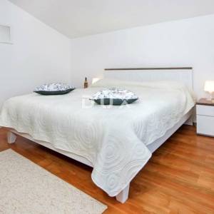 Istra, Rovinj, dvojna obiteljska kuća, 375 m2, s 4 stana