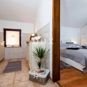 Istra, Rovinj, dvojna obiteljska kuća, 375 m2, s 4 stana