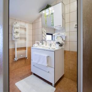 Istra, Rovinj, dvojna obiteljska kuća, 375 m2, s 4 stana