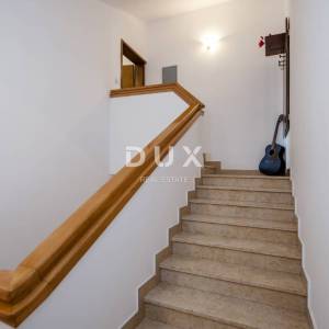 Istra, Rovinj, dvojna obiteljska kuća, 375 m2, s 4 stana