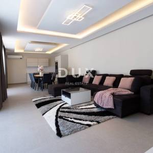 Istra, Rovinj, kuća s 4SS+DB, 160 m², okućnica, 400m od mora