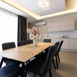 Istra, Rovinj, kuća s 4SS+DB, 160 m², okućnica, 400m od mora