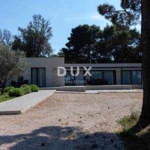 Istra, Rovinj, kuća s 4SS+DB, 160 m², okućnica, 400m od mora
