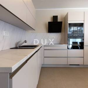 Istra, Rovinj, kuća s 4SS+DB, 160 m², okućnica, 400m od mora
