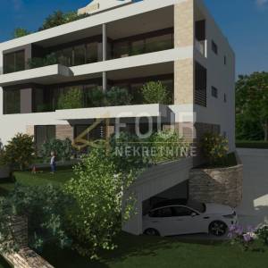 Istra, Rovinj, novogradnja - luksuzan stan s okućnicom