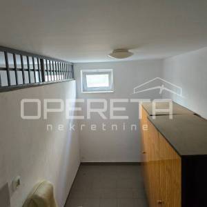 ISTRA, ROVINJ - Novouređeni stan s dvije spavaće sobe, terasom i dva parkirna mj