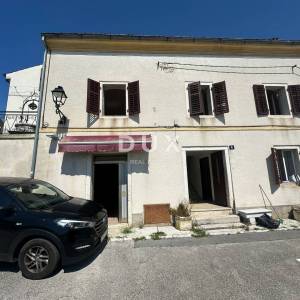 ISTRA, VRSAR - Unikatna starina s poslovnim prostorom pored mora!