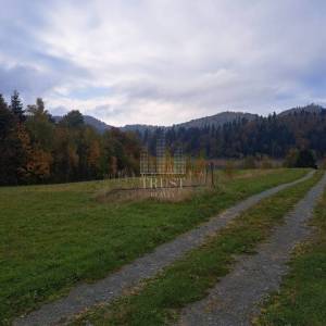 IZVRSNA LOKACIJA UZ JEZERO – 5.582 m², PRVI RED DO JEZERA I NEPOSREDNO UZ GRAĐEVINSKU I TURISTIČKU ZONU