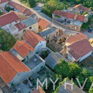 Kamena Kuća u Vrbanju sa Vrtom i Terasom