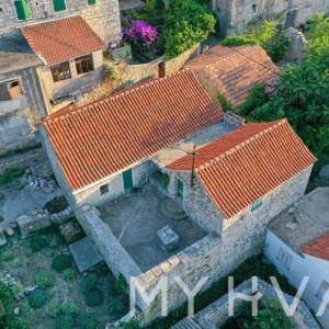 Kamena Kuća u Vrbanju sa Vrtom i Terasom