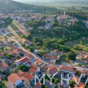 Kamena Kuća u Vrbanju sa Vrtom i Terasom