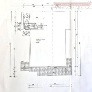 Kaštel Lukšić kuća 219 m2 + parcela 2993 m2 intimna lokacija - top 