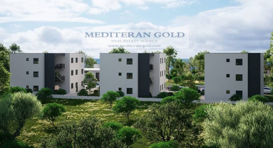 Kaštel Lukšić, novogradnja, parkirno mjesto u cijeni