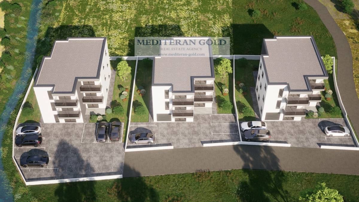 Kaštel Lukšić, novogradnja