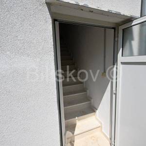Kaštel Lukšić, obiteljska kuća sa garažom 97m2, prodaja
