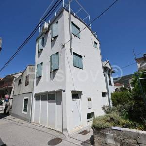 Kaštel Lukšić, obiteljska kuća sa garažom 97m2, prodaja
