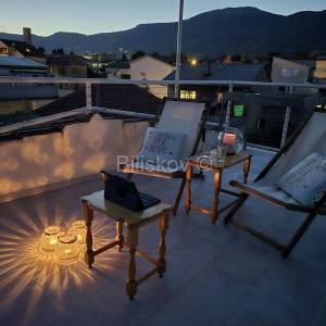 Kaštel Lukšić, obiteljska kuća sa garažom 97m2, prodaja