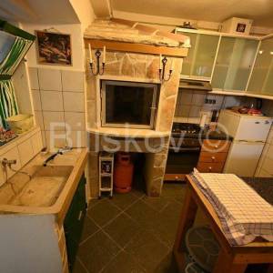 Kaštel Lukšić, renovirana kamena kuća 122m2, prodaja
