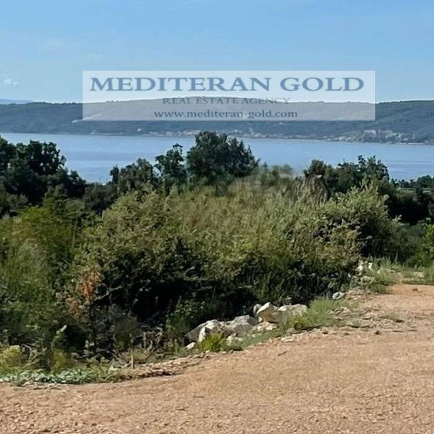 Kaštel Novi, Trosoban stan, novogradnja, sa vrtom