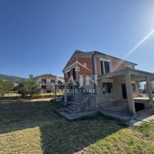 Kaštel Novi,Rudine/Kuća s pogledom na more
