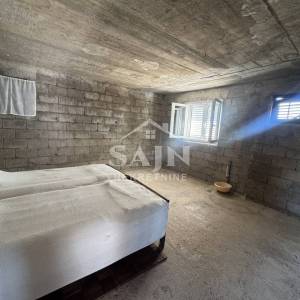 Kaštel Novi,Rudine/Kuća s pogledom na more