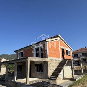 Kaštel Novi,Rudine/Kuća s pogledom na more