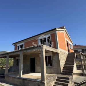 Kaštel Novi,Rudine/Kuća s pogledom na more
