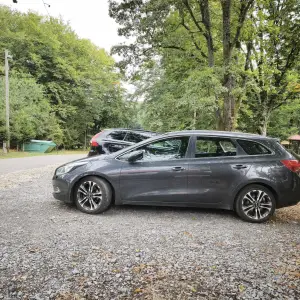 Kia Ceed (cee'd) Sportswagon 1,6 CRDi + 2 seta guma