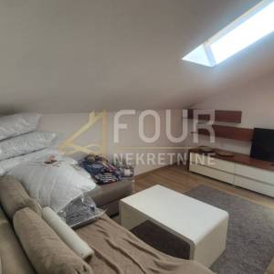Klana, etaža - u naravi 140m2 2 stana